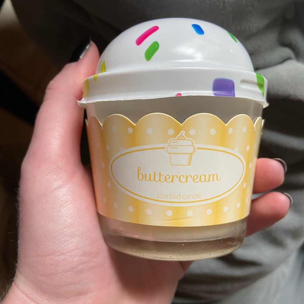 Buttercream cupcake candle